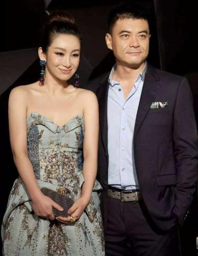 两段情伤后秦海璐牵手王新军幸福背后却充满辛酸和泪水