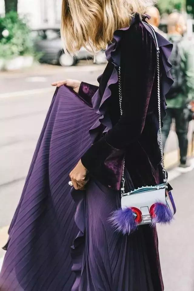 把同色系的衣服，穿出不露声色的高级