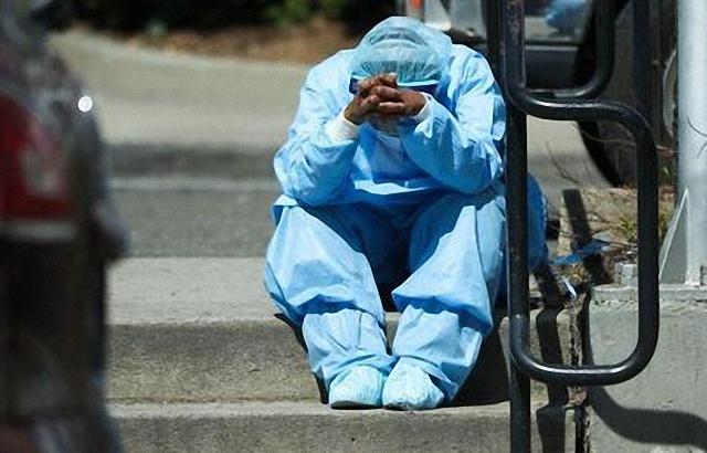 美国疫情已经失控,看到纽约医院里面的真实现状,令人不可思议