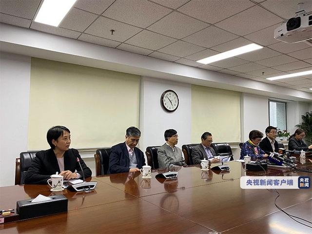 国家卫健委高级别专家组：人群能不到武汉去就不去，武汉人能不出来就不出来