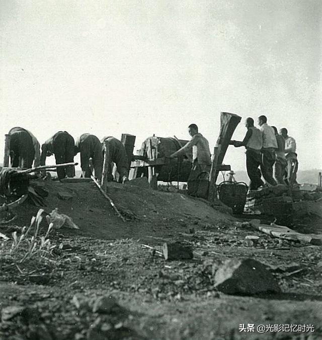 老照片：1941年河北邯郸磁县土法挖煤