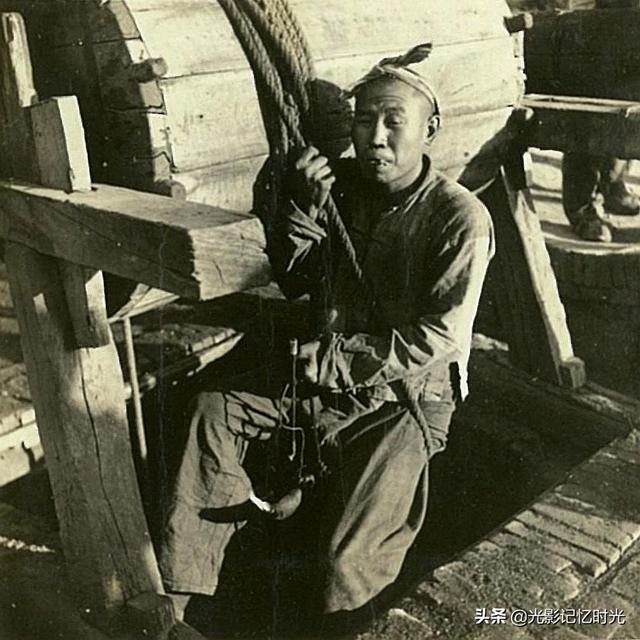 老照片：1941年河北邯鄲磁縣土法挖煤